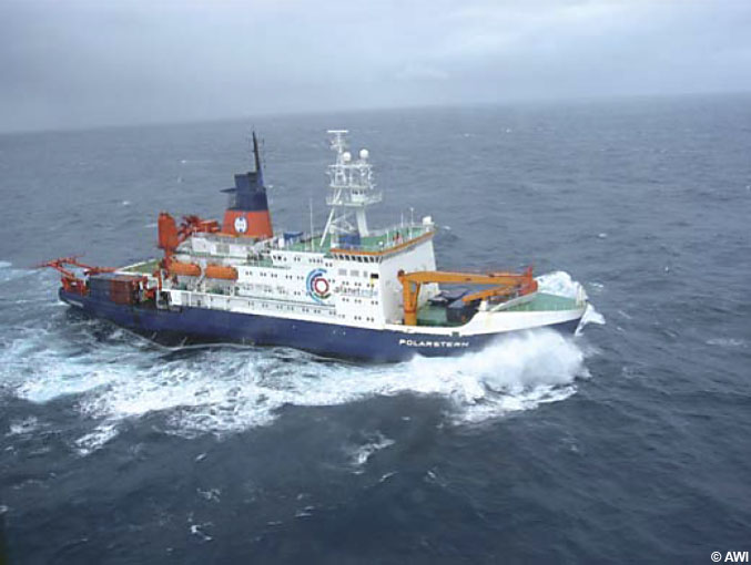 El Polarstern, el vaixell trencaglaç alemany d'investigació