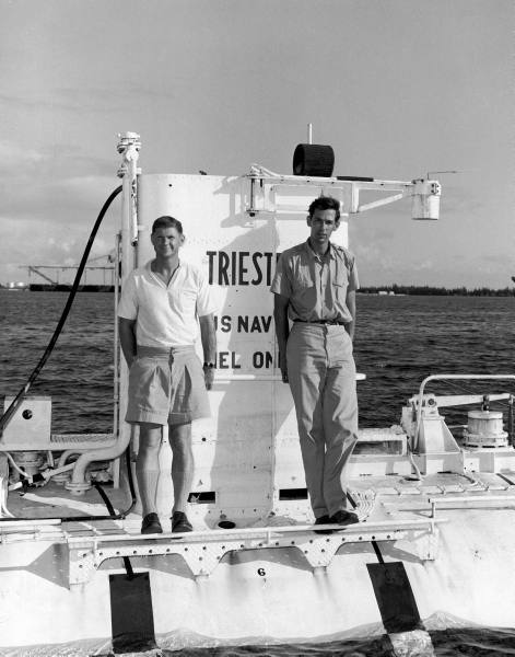 El Trieste, amb Jacques Piccard, mort recentment, al damunt